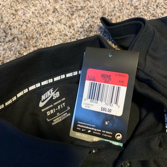 Brand New Men’s Nike SB Polo DriFit Shirt - Picture 7 of 7